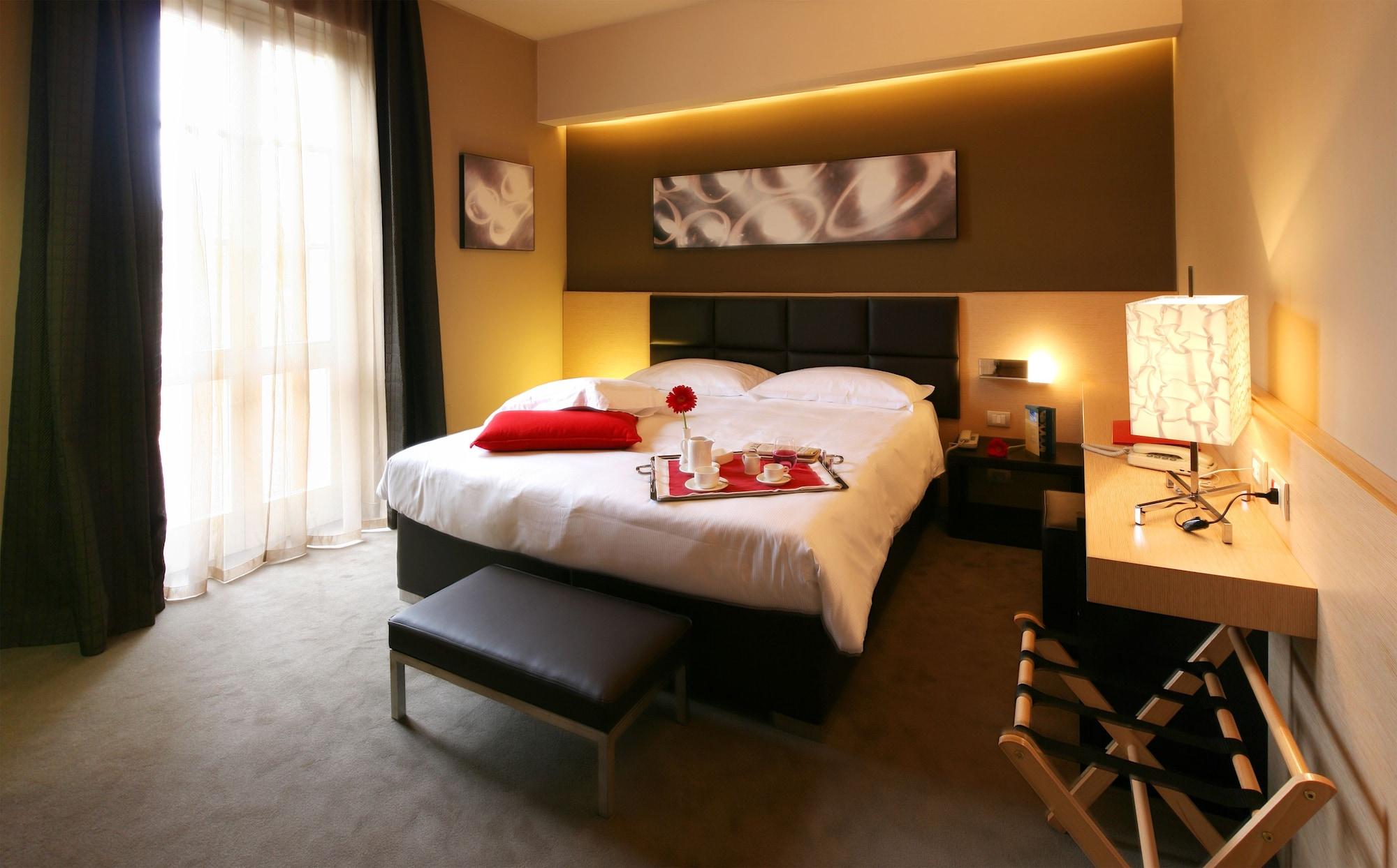Unahotels Villa Dei Platani Foligno Eksteriør billede