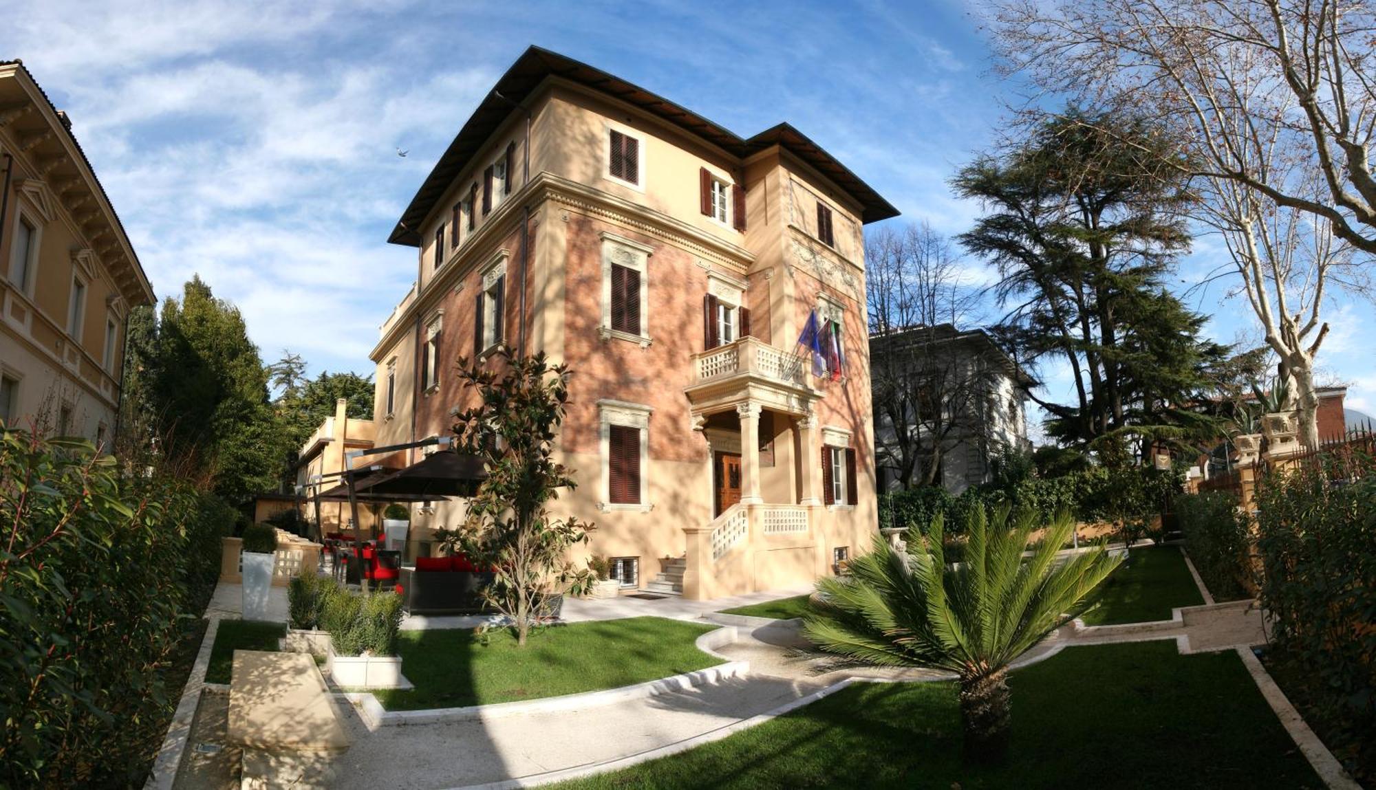 Unahotels Villa Dei Platani Foligno Eksteriør billede