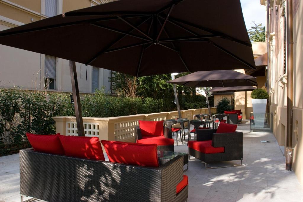 Unahotels Villa Dei Platani Foligno Eksteriør billede