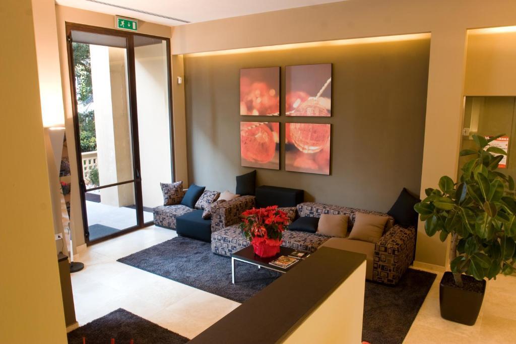 Unahotels Villa Dei Platani Foligno Eksteriør billede