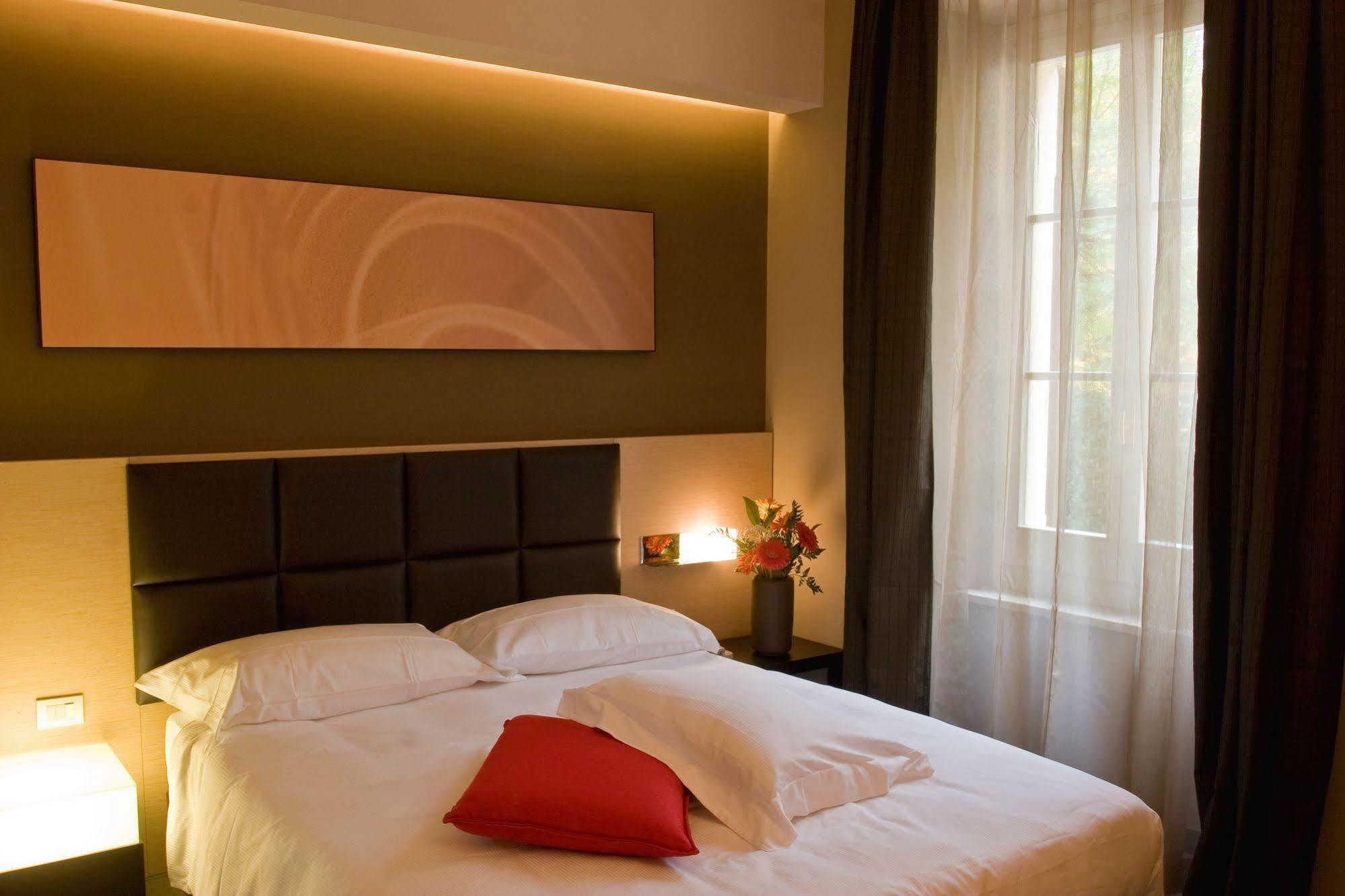 Unahotels Villa Dei Platani Foligno Eksteriør billede