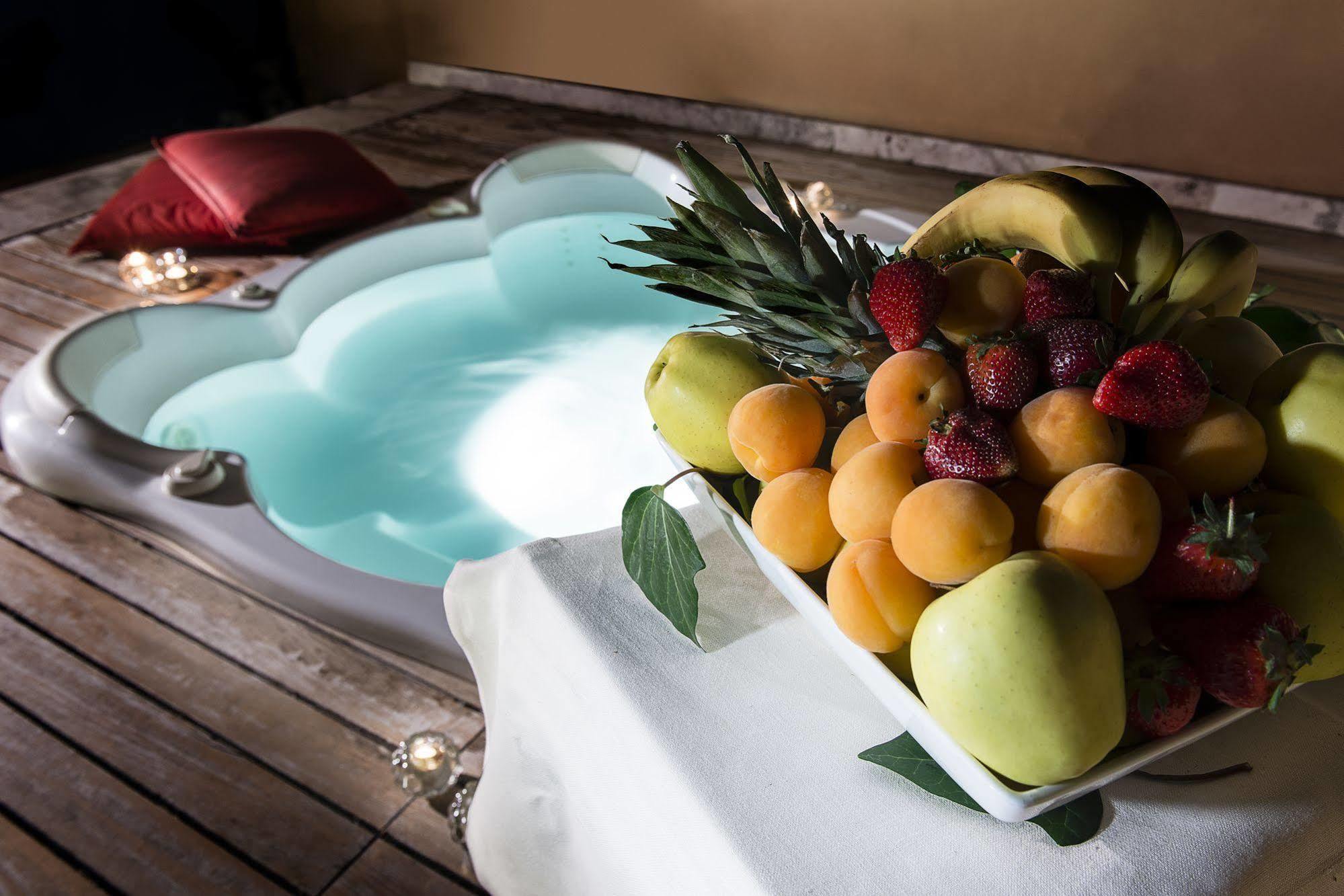Unahotels Villa Dei Platani Foligno Eksteriør billede