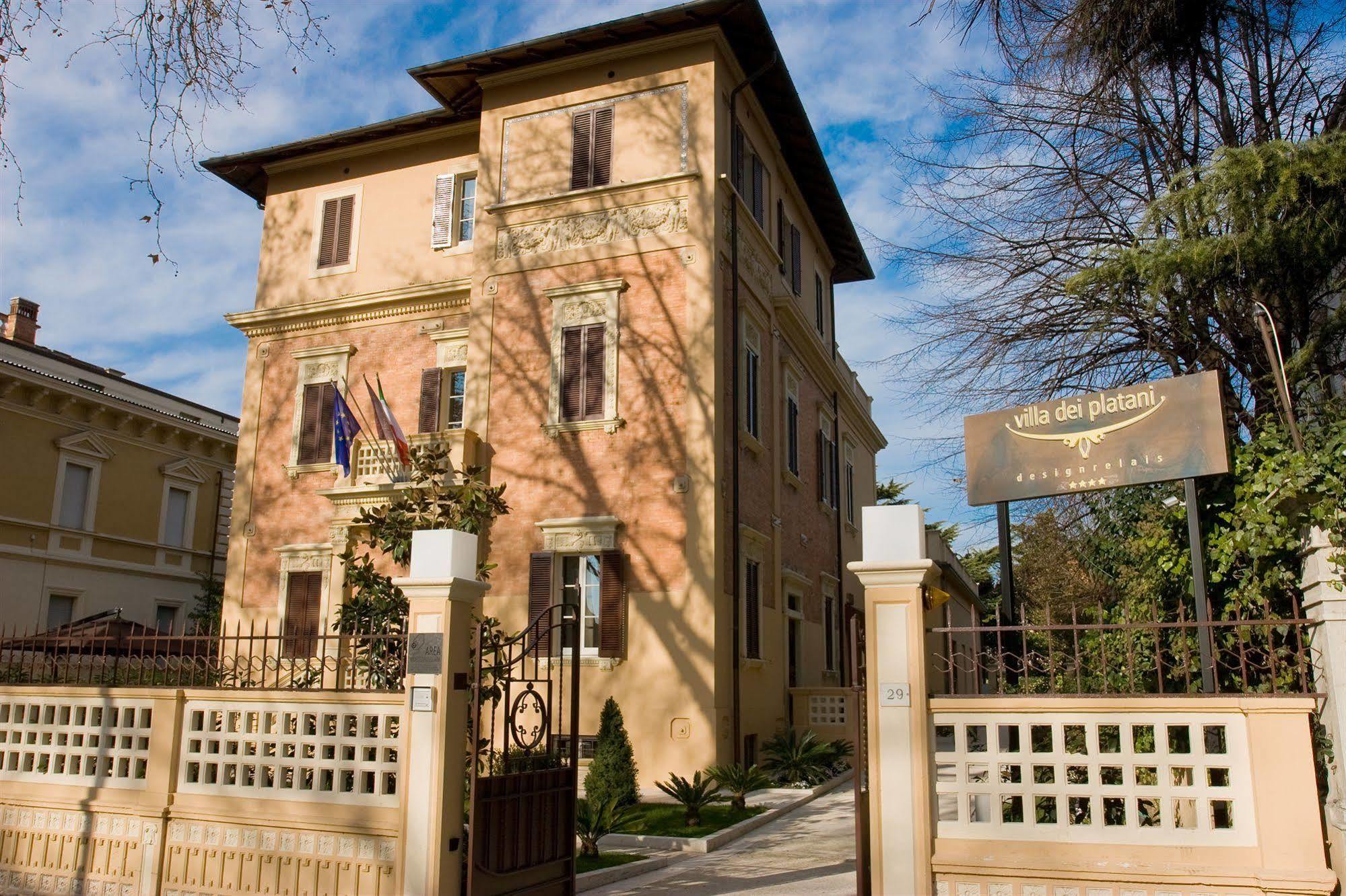 Unahotels Villa Dei Platani Foligno Eksteriør billede