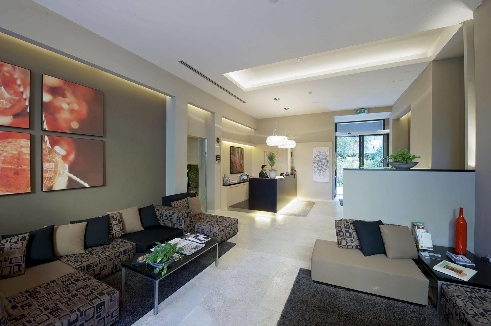 Unahotels Villa Dei Platani Foligno Eksteriør billede